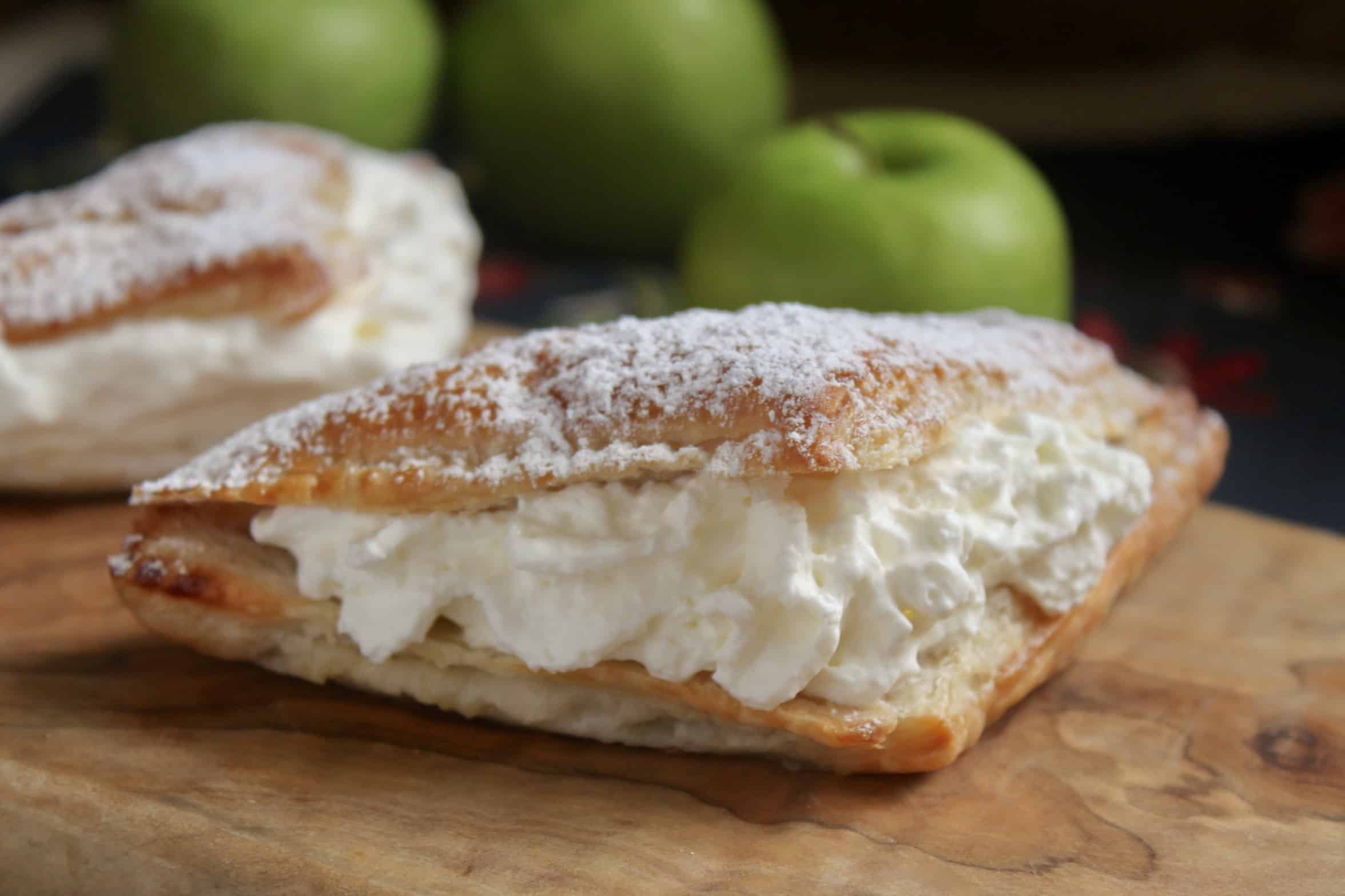 apple turnover filled with cream