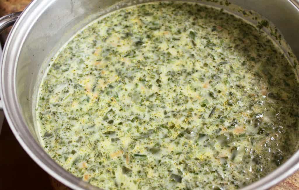 making spinach soup