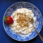 crunchy rhubarb yogurt