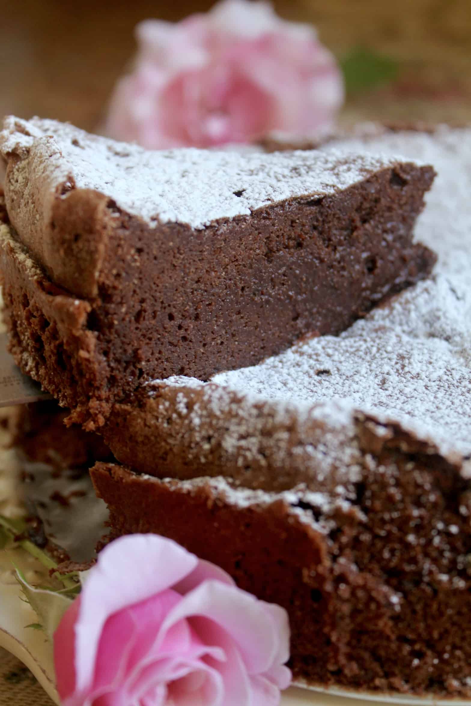 serving flourless chocolate torte