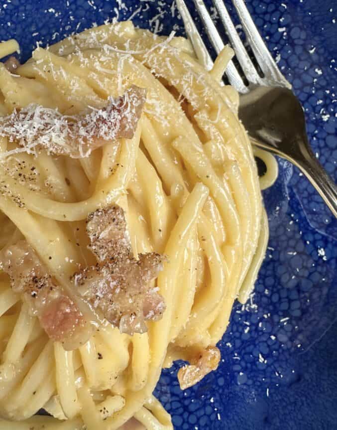 overhead spaghetti alla carbonara