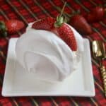 Meringue and fresh cream with strawberries