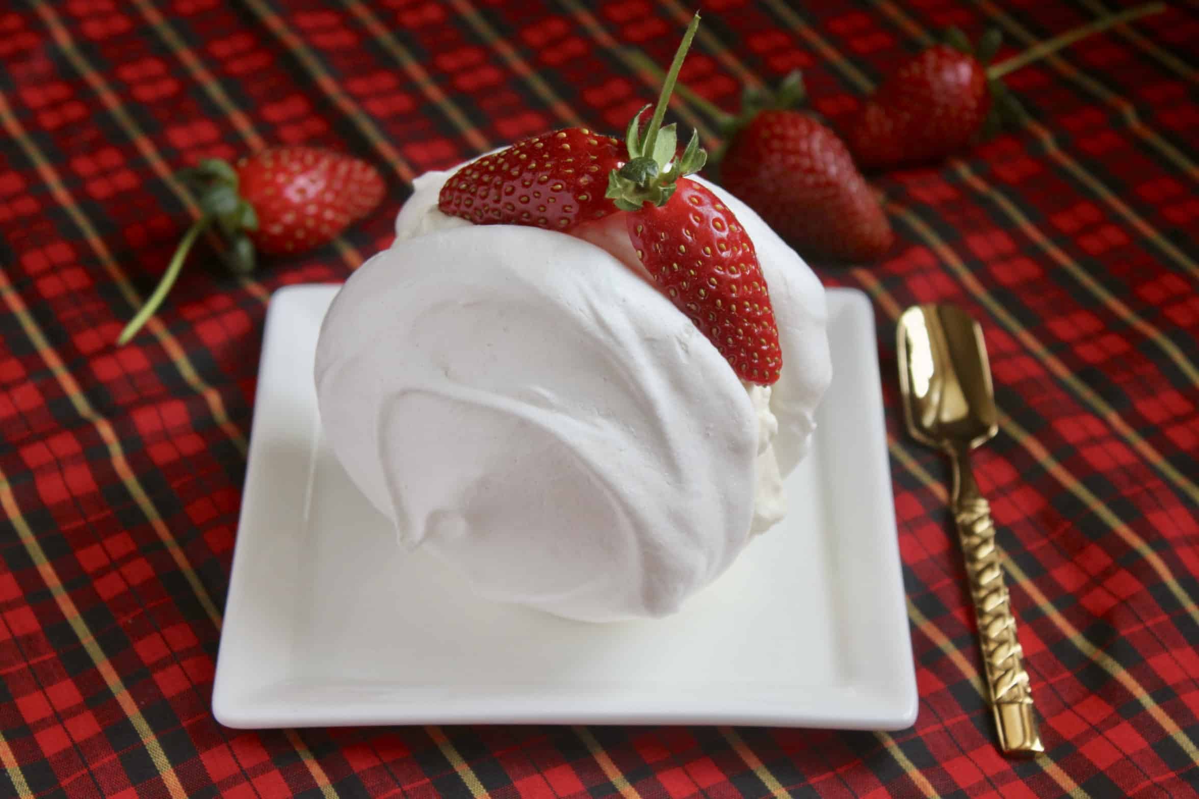 Meringue and fresh cream with strawberries