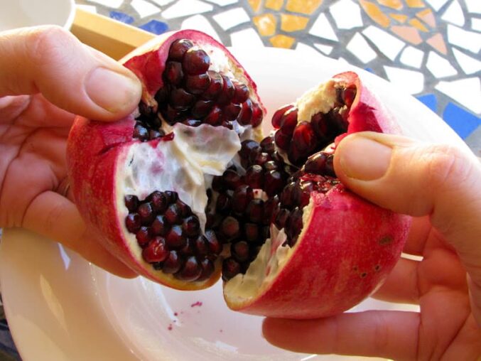 How to Open a Pomegranate