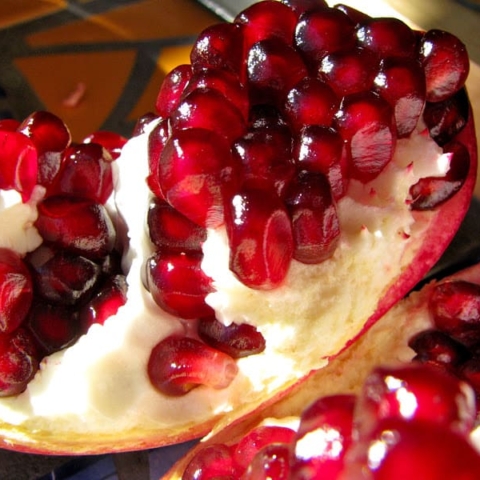 How to Open a Pomegranate