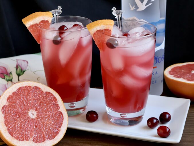 cocktails with grapefruit and cranberries