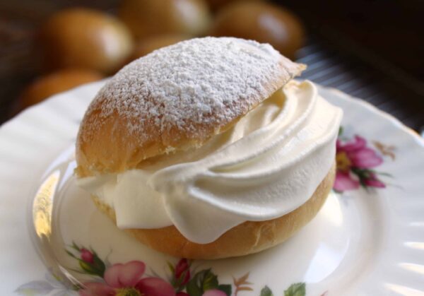 Scottish Cream Buns Scottish Cream Buns