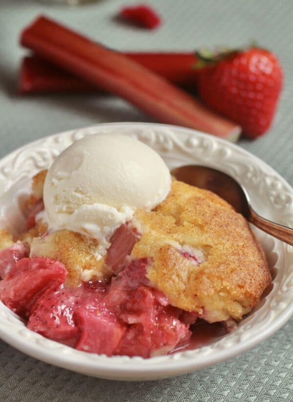 strawberry rhubarb cobbler with ice cream