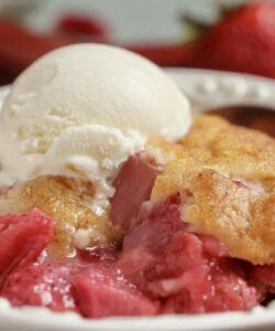 strawberry rhubarb cobbler