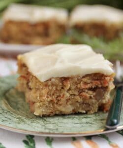 carrot cake with pineapple