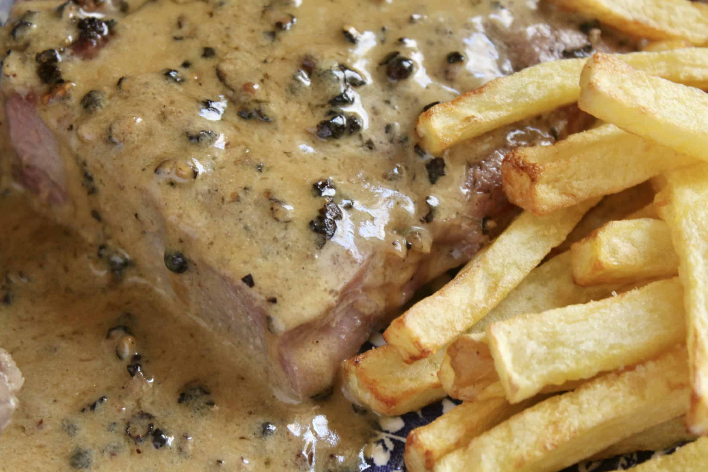 steak au poivre with frites