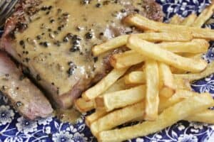 steak au poivre with frites
