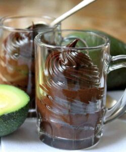 Chocolate Avocado mousse no weird flavor dessert healthy no butter