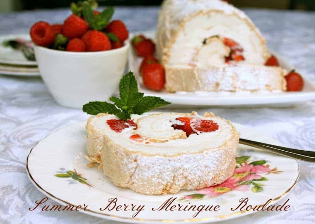 strawberry meringue pavlova berry strawberry raspberry roulade dessert