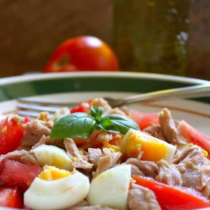 tomato tuna egg salad