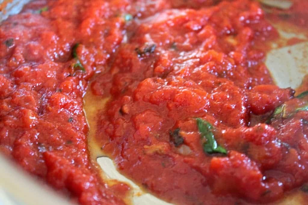 quick and easy homemade authentic Italian tomato sauce