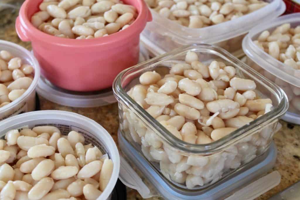 Beans in containers to freeze