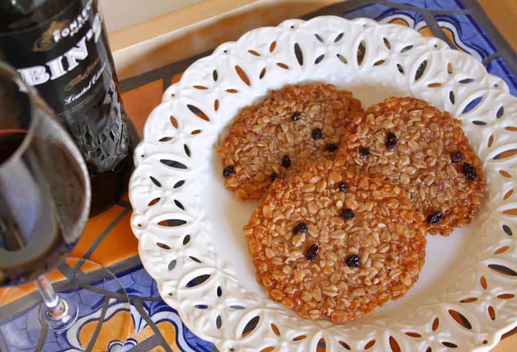 caramel currant oat cookies on a pretty plate