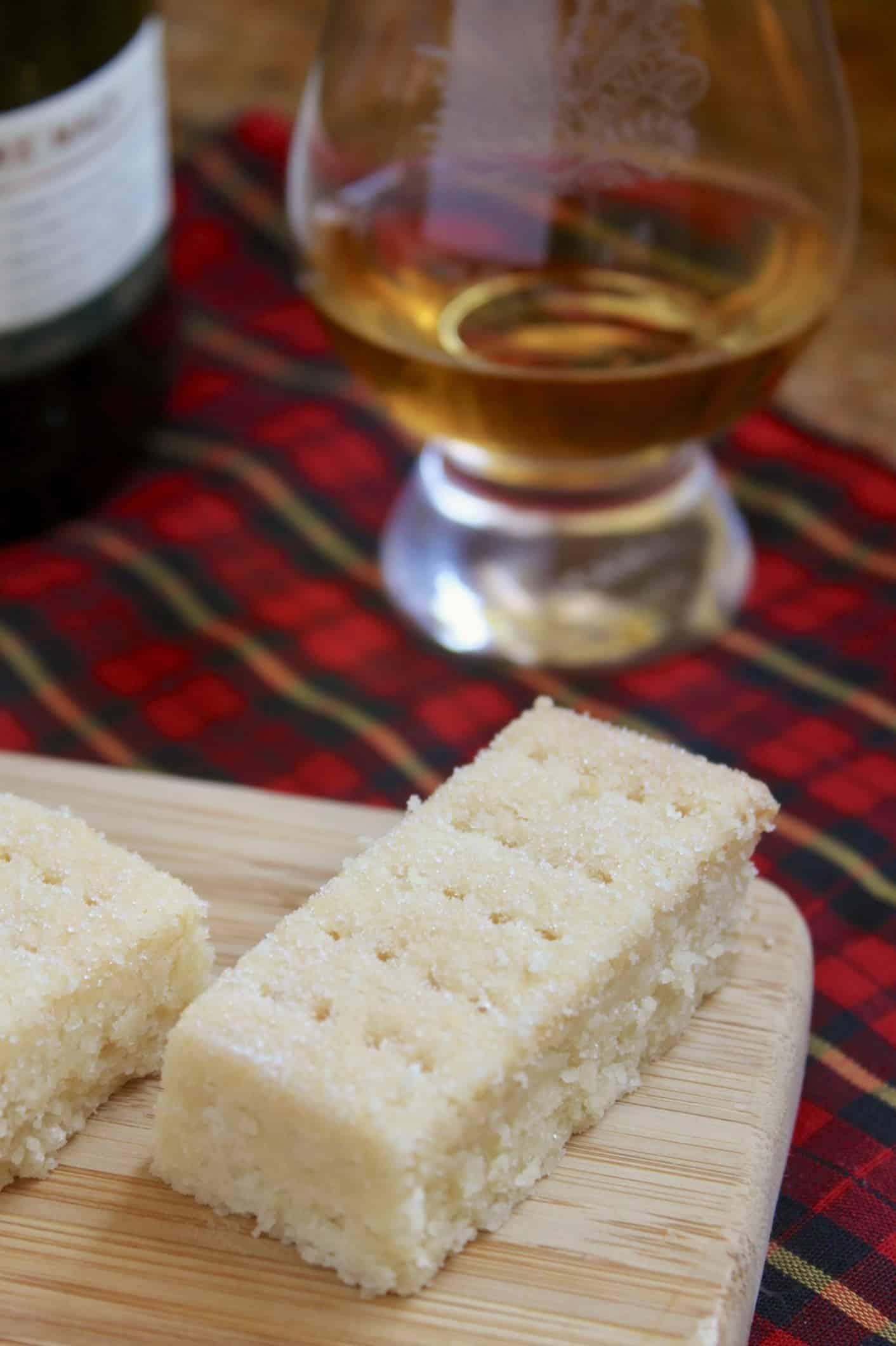 shortbread cookie recipe finger and glass of whisky