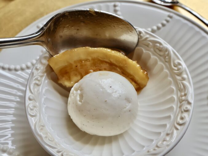 serving the bananas