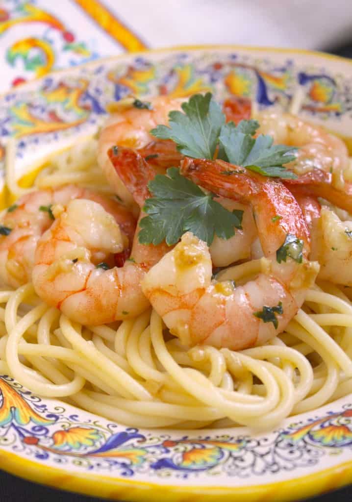 minced garlic parsley in oil and butter for shrimp spaghetti