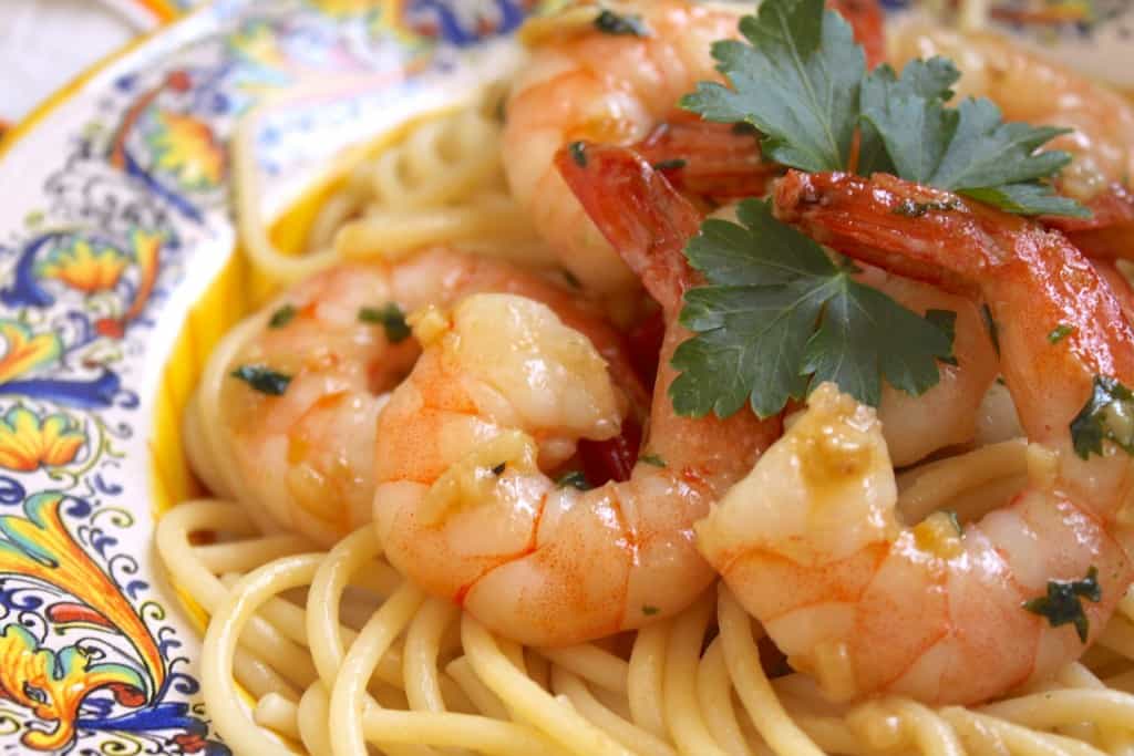 Shrimp Scampi Pasta (Simple Garlic and Butter Shrimp Spaghetti)