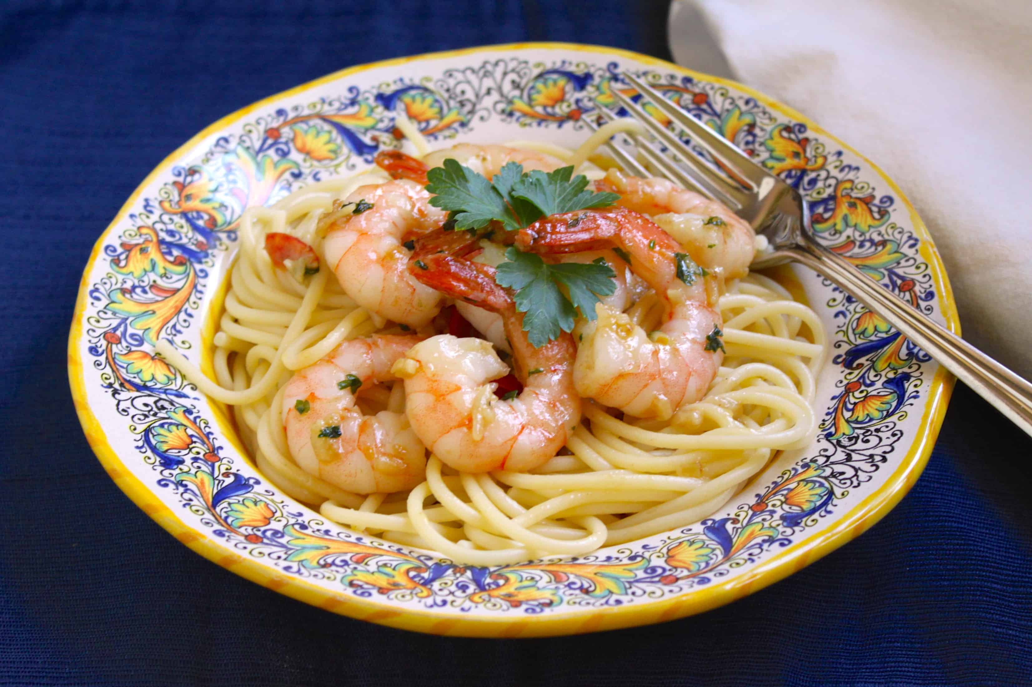 Shrimp Scampi Pasta (Simple Garlic and Butter Shrimp Spaghetti ...