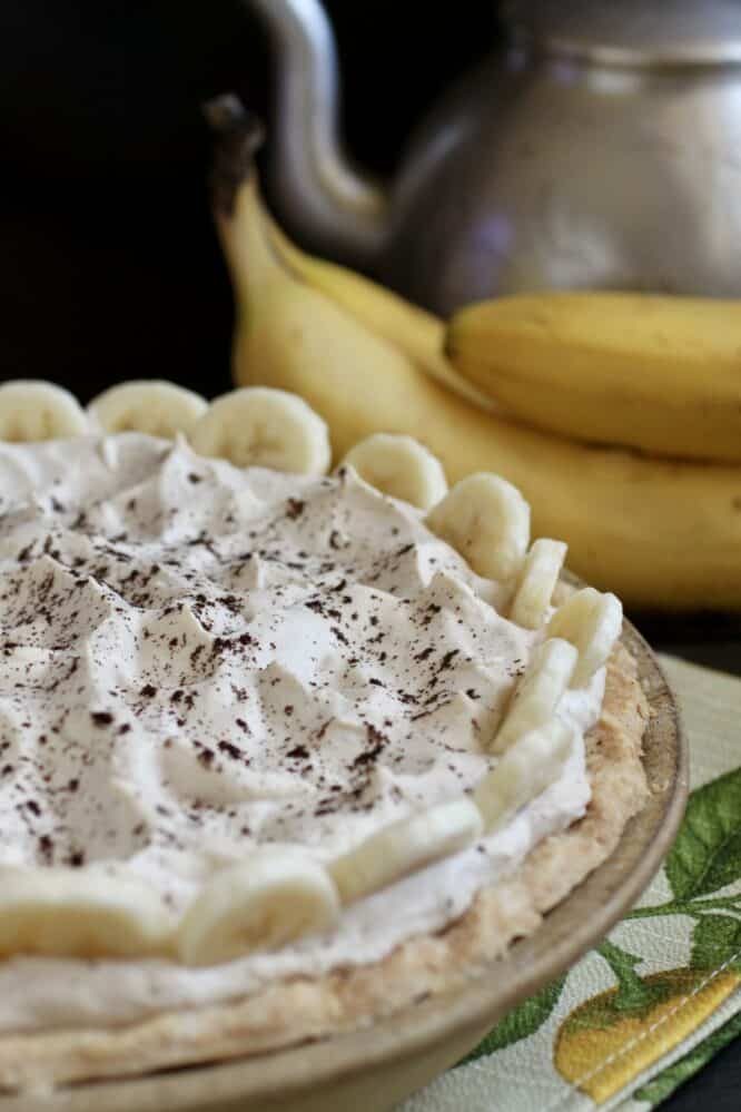 Banoffee Pie: A Classic British Banana, Caramel, & Cream Pie ...