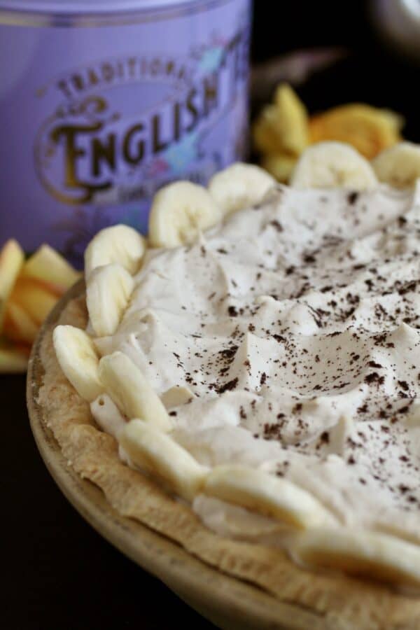 Banoffee Pie and English tea tin