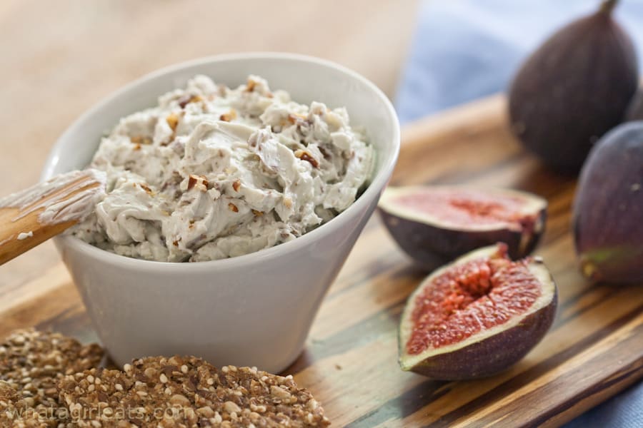 Trader Joe’s Copycat Blue Cheese Roasted Pecan Dip Recipe