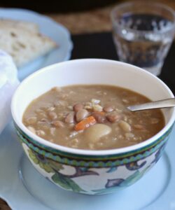 15 bean slow cooker soup
