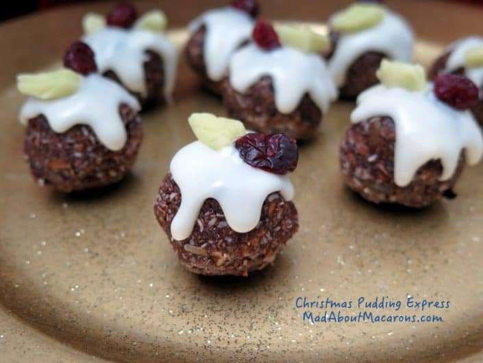 Mad About Macarons mini Christmas puddings snowballs