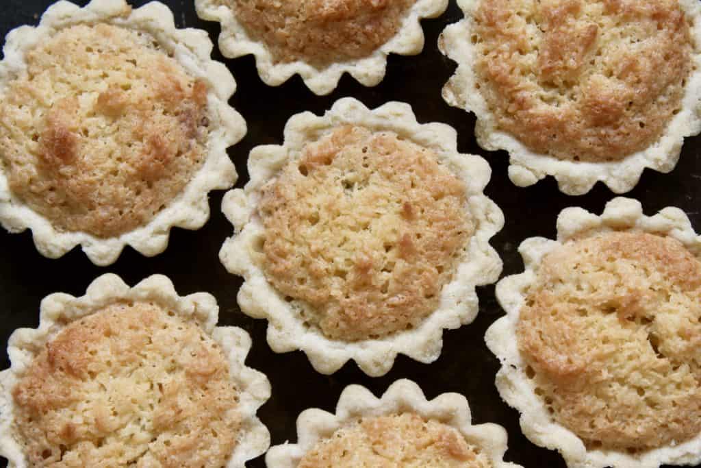 Coconut and jam tarts (coconut tartlets)