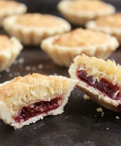 Coconut and jam tarts (coconut tartlets)