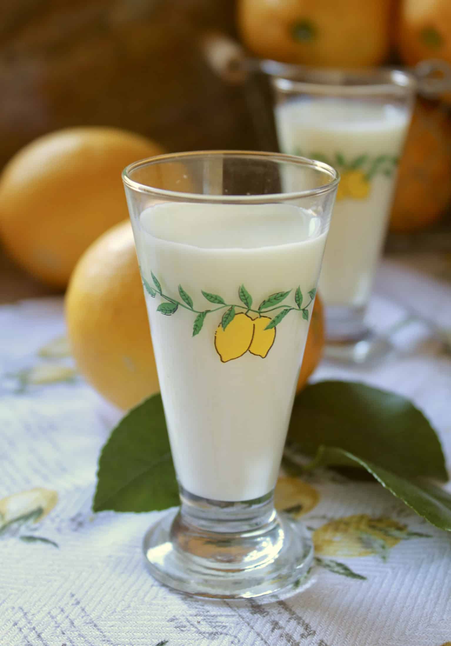 glass of crema di limoncello