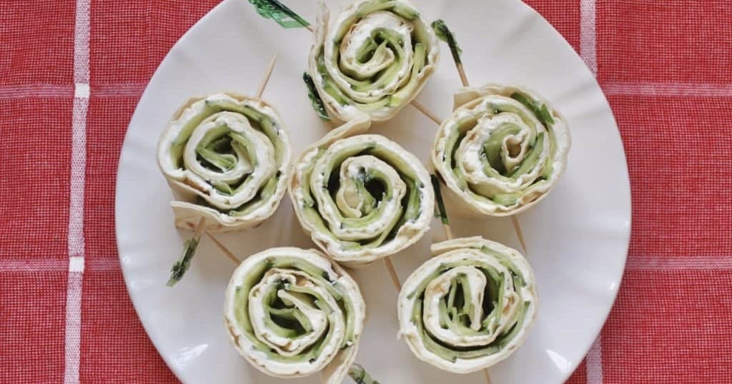Cucumber and Cream Cheese Pinwheel Sandwiches (with Lavash Bread)