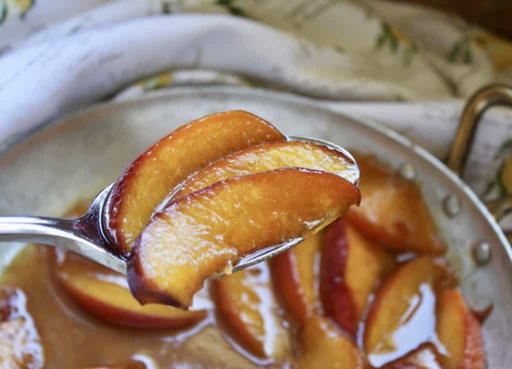 buttery maple peach topping