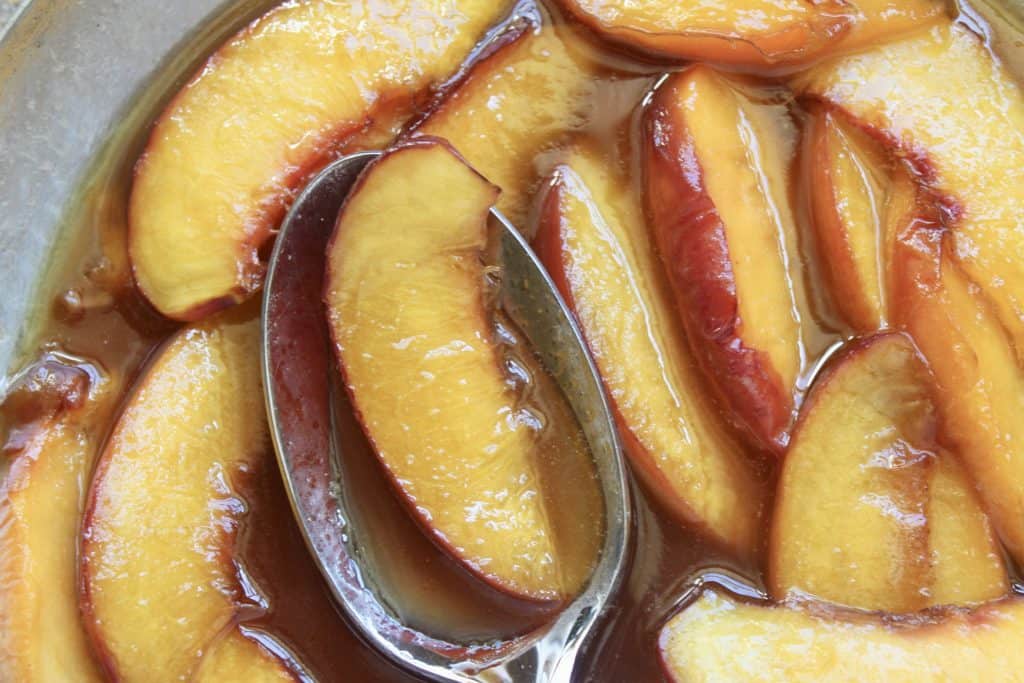 buttery maple peach topping