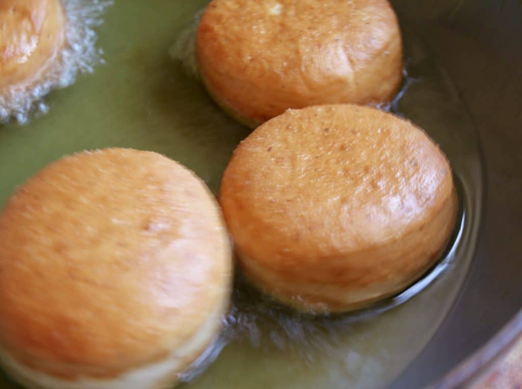 Frying perfect vegan doughnuts Frying perfect vegan doughnuts