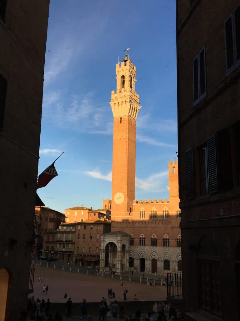 Drive from San Gimignano to Siena