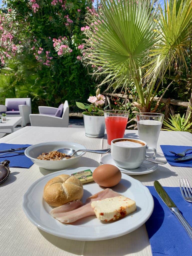 breakfast at Palazzo Belmonte