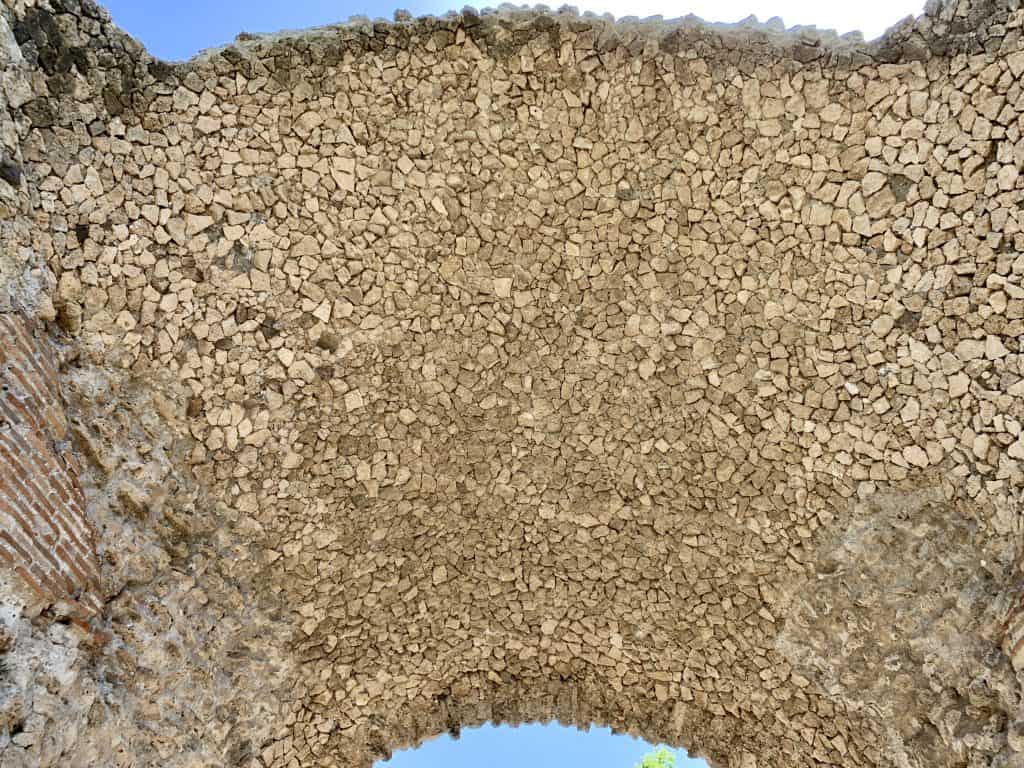 detail of an arch in Paestum