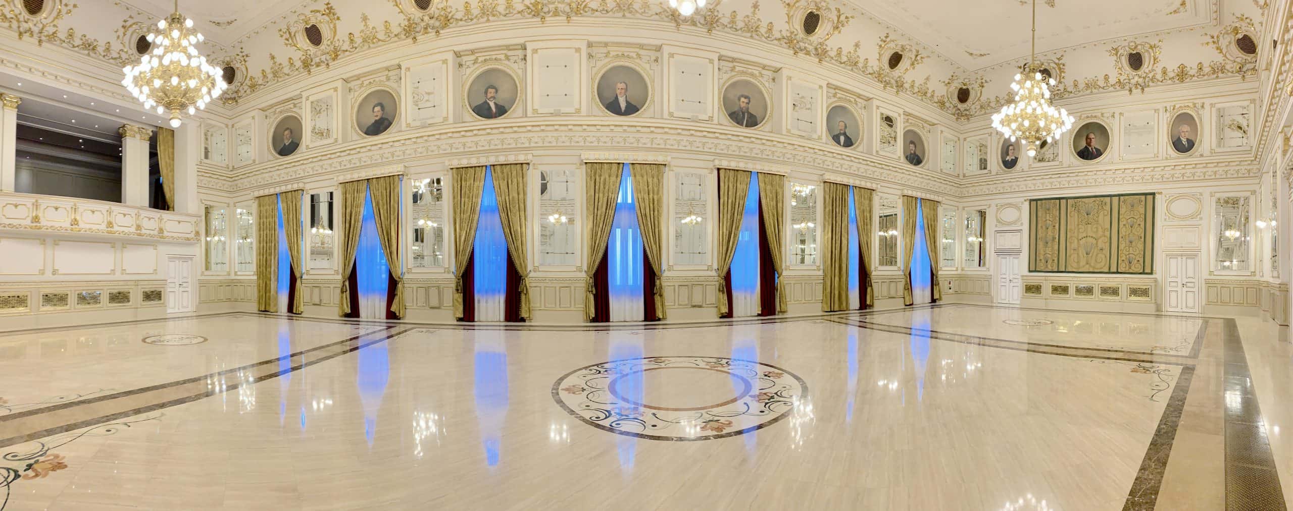 the grand ballroom at the Corinthia Budapest