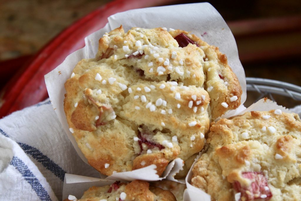 rhubarb muffin