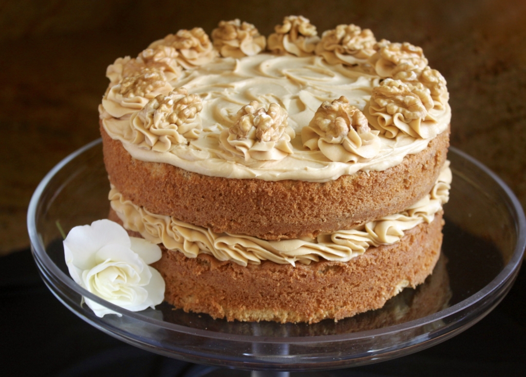 coffee and walnut cake