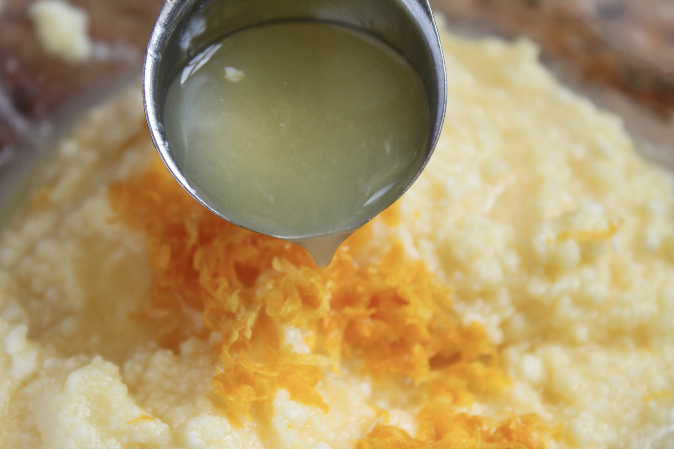 adding lemon juice to dough