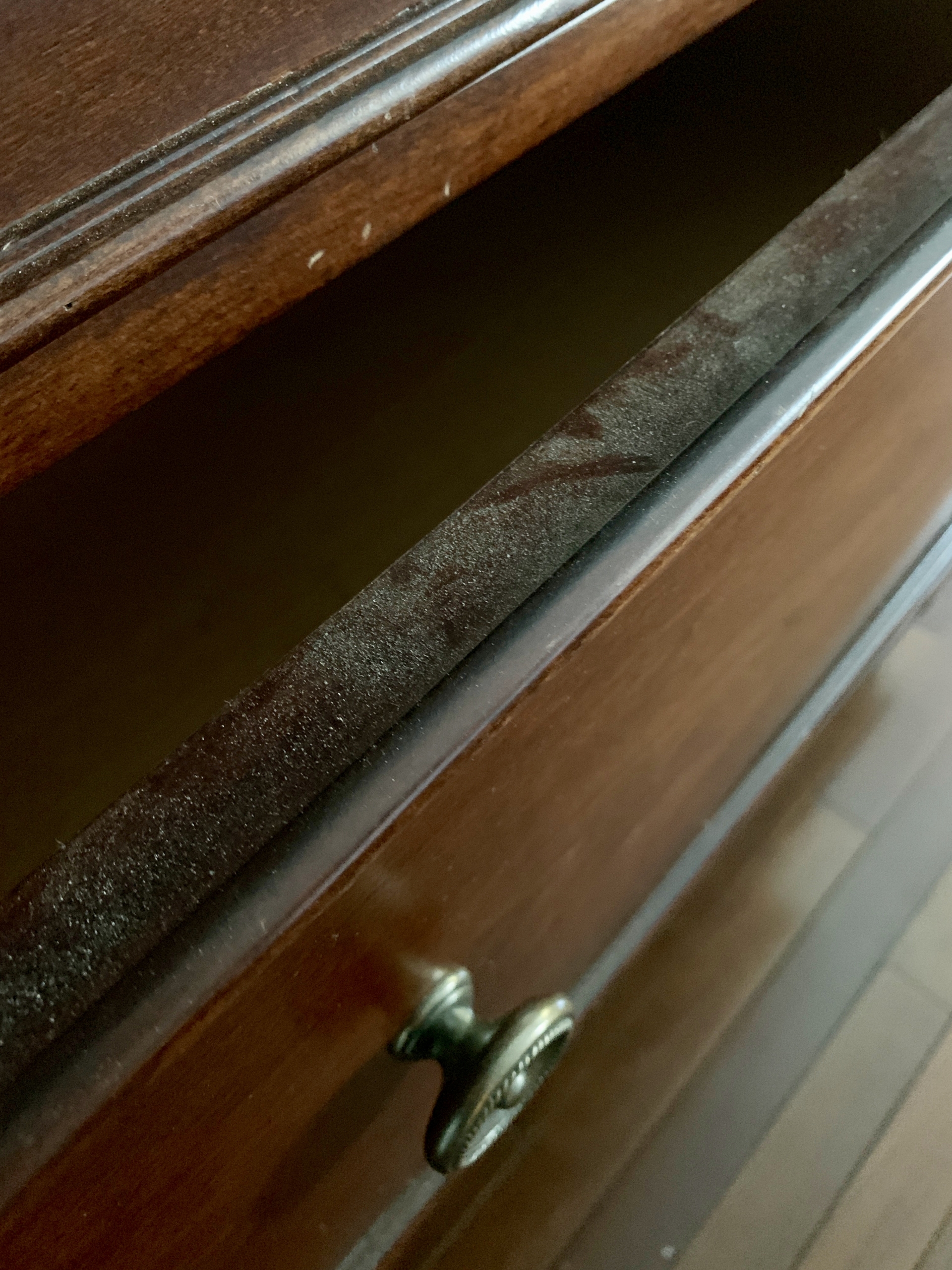 dust on drawer