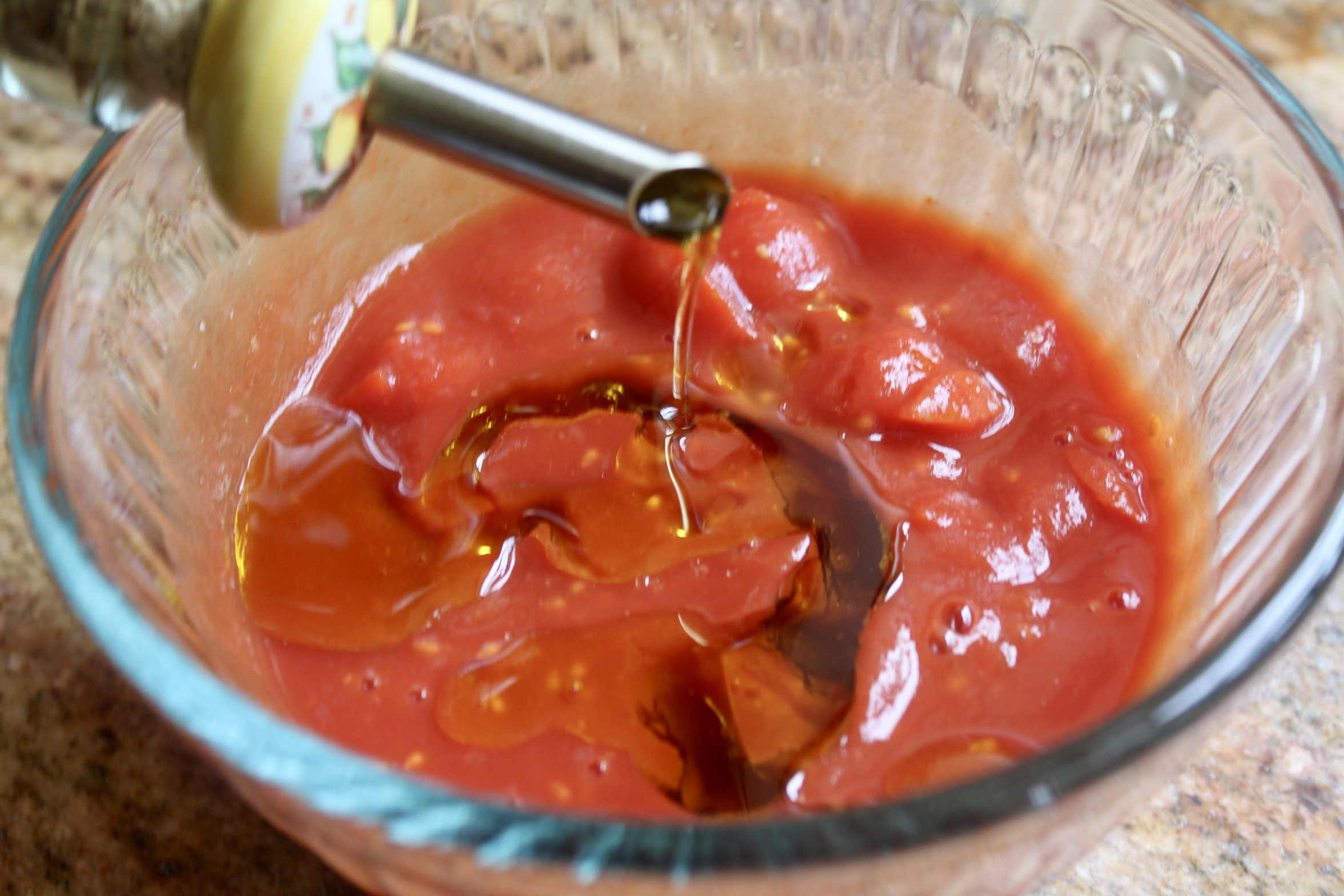 add oil to pizza sauce