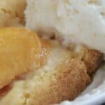 peach cobbler with ice cream