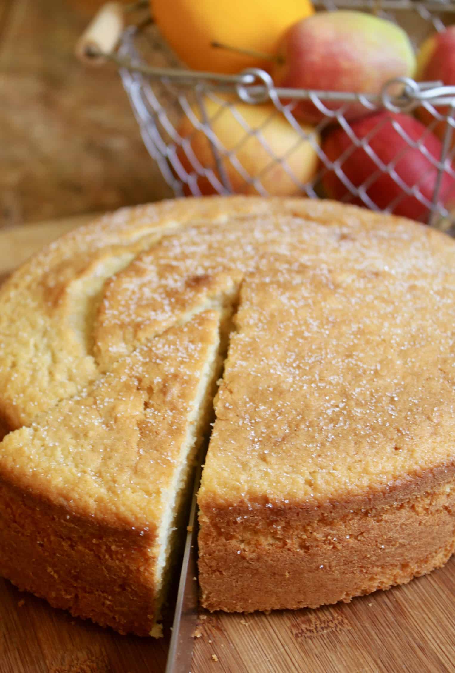 cutting a no peel apple cake